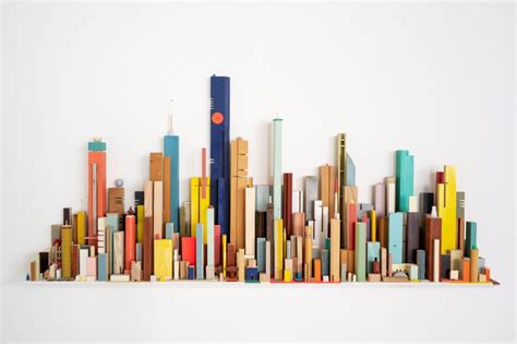 Een stedelijk landschap ontworpen door Floris Hovers, opgebouwd uit diverse materialen.