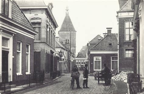 Historische foto van het pand van Jan van Peer met het kenmerkende torentje.
