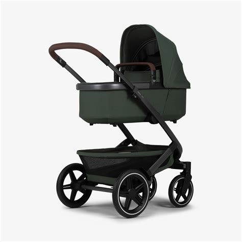 Afbeelding van de Joolz Day3 kinderwagen in de kleur Parrot Blue