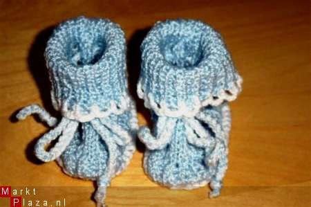 Voorbeelden van handgebreide baby luierbroekjes