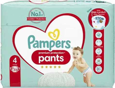 baby die comfortabel speelt in Pampers Premium Protection Pants luierbroekjes