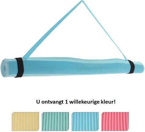 Afbeelding van een baby die op een lichtgevend matje (bilisoft) ligt.