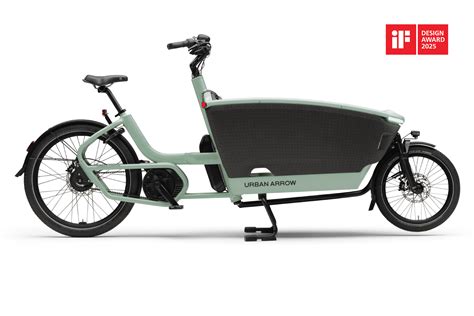 Illustratie van verschillende Maxi-Cosi houders voor bakfietsen, met focus op modellen voor Urban Arrow en Gazelle Makki.