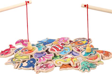 Montessori houten rijgspelletje met kleurrijke figuurtjes en een touwtje, gericht op fijne motoriek.