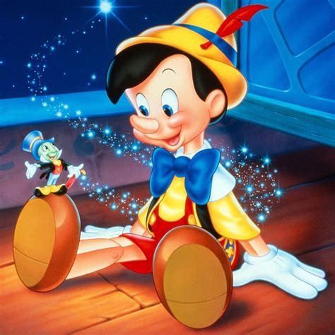 Gepetto die met Pinokkio werkt aan zijn werkbank