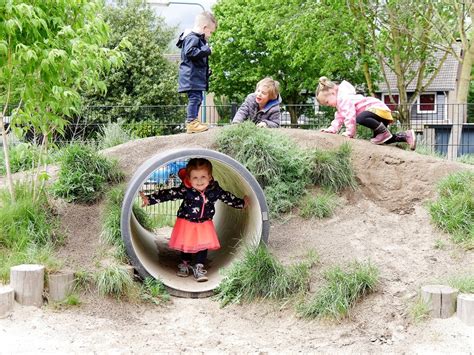 groene buitenspeelplaats kinderdagverblijf Pinokkio Avenhorn