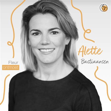 Alette Bastiaansen in een professionele setting, mogelijk tijdens een netwerkevenement of in haar kantoor.