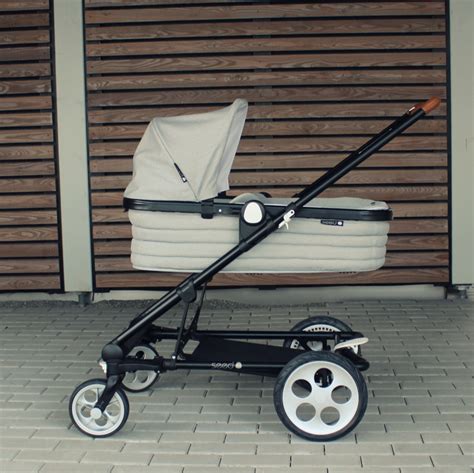 Infographic met de belangrijkste specificaties van de Seed Papilio kinderwagen