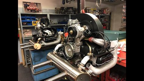 Onderdelenoverzicht van een luchtgekoelde VW motor met labels voor verschillende componenten.