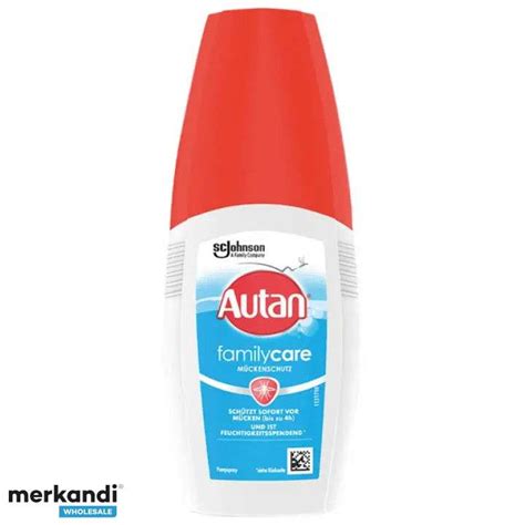 verpakking van Autan Family Care Muggenspray met een gezin op de achtergrond