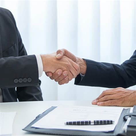 Infographic die de rol van de ACM bij fusies en overnames uitlegt.