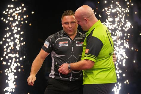 Gerwyn Price tijdens een dartwedstrijd