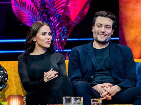 Viktor Verhulst zonder baard, tot ongenoegen van Sarah