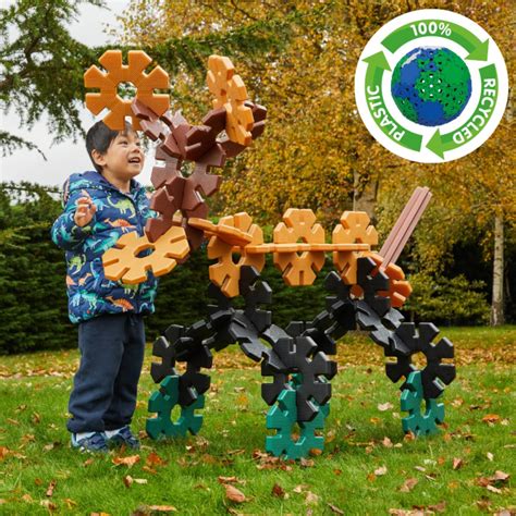 Diverse constructies gebouwd met Polydron Octoplay