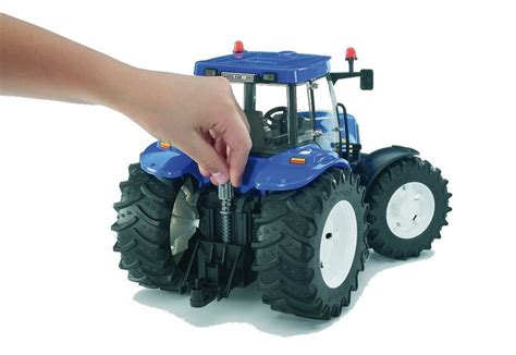 Bruder speelgoed tractor met hijsfunctie