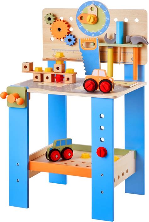 Illustratie van een Howa kinderwerkbank met diverse gereedschappen en een kind dat ermee speelt.