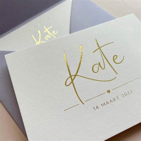 Voorbeeld van een geboortekaartje met subtiele goudfolie accenten.