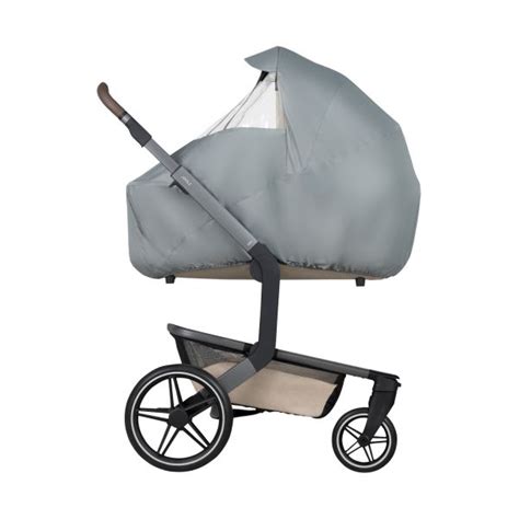 Illustratie van een Joolz Geo kinderwagen met de regenhoes erop bevestigd.