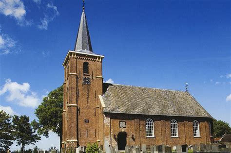 Silhouet van de Rooms-Katholieke Kerk Maria Geboorte met de kenmerkende toren