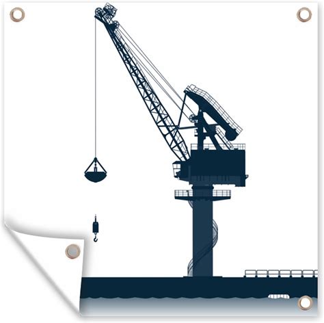 Vergelijking: naast elkaar een gedetailleerde metalen Joustra hijskraan en een robuuste houten hijskraan