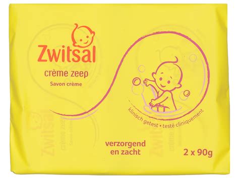 Babyhuid die zacht wordt gereinigd met Zwitsal zeep