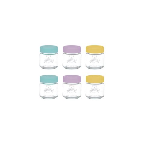 illustratie van glazen potjes met babyvoeding en datums erop