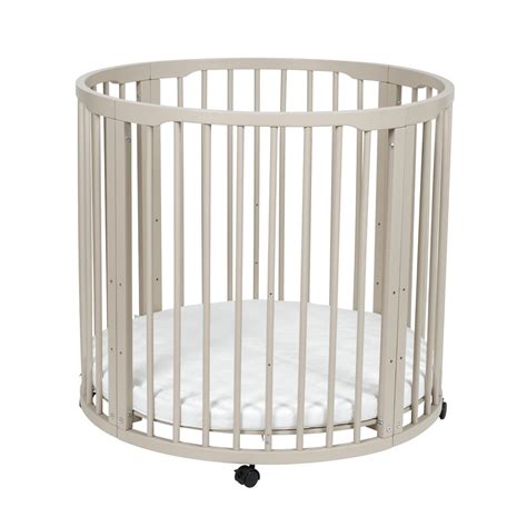 Een ronde babybox met een verstelbare bodem en diverse stylingopties.