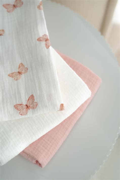 Collage van verschillende hydrofiele doeken in diverse formaten en prints.