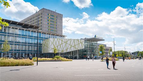 Infographic die de ketenpartners van het VSV Haga Juliana Geboortecentrum toont.