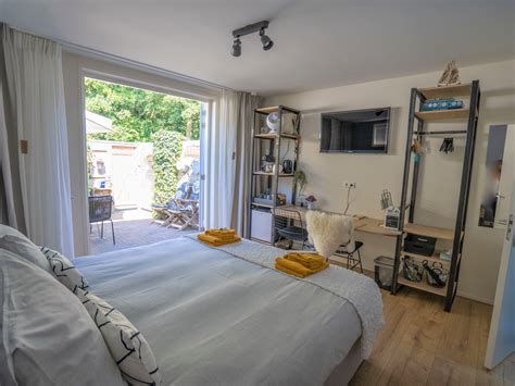 Foto van een sfeervol ingerichte kamer in het GeboorteHotel Haga.