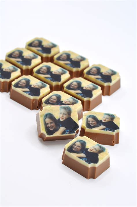 Gepersonaliseerde chocolade wensplaat met geboorte-thema.