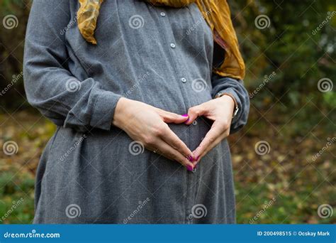 zwangere buik in het derde trimester