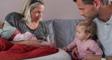 Sanny Verhoeven met haar pasgeboren dochter Zoë Maré