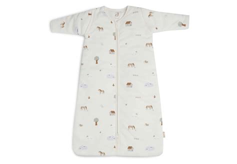 Detail van de afritsbare mouwen op een Jollein slaapzak