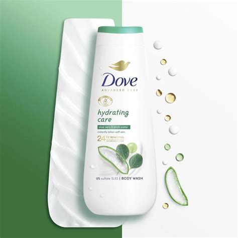 Afbeelding van een fles Dove Hydrating Care douchegel met aloë vera en berkenwater op de achtergrond