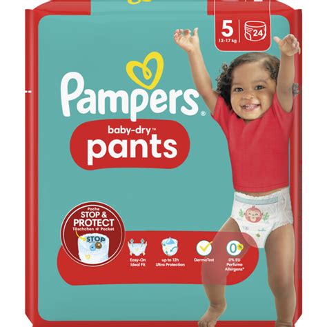 Afbeelding van een baby die comfortabel speelt in Pampers Baby-Dry luierbroekjes.