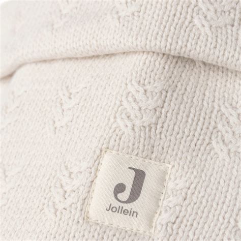 Collage van verschillende Jollein voetenzakken in diverse kleuren en materialen