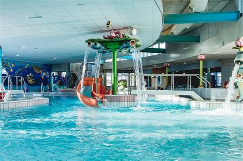 Plattegrond Zwembad De Meerval met verschillende baden en faciliteiten