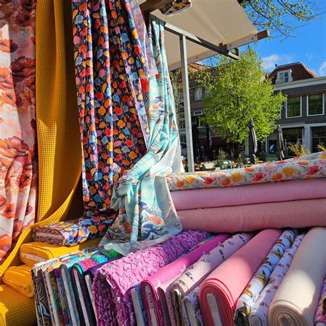 Verschillende soorten mousseline stoffen met diverse patronen en texturen