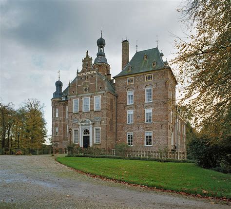 historische bijgebouwen van Kasteel Keppel met een kinderdagverblijf