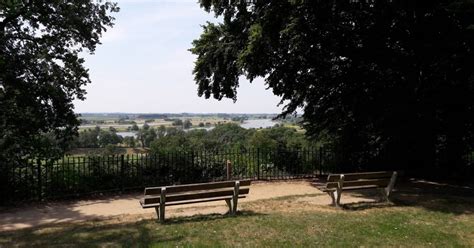 Uitzicht vanaf de Wageningse Berg over de Neder-Rijn
