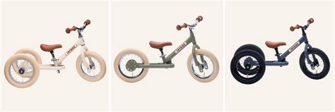 Illustratie van een driewielige loopfiets en een tweewielige loopfiets naast elkaar