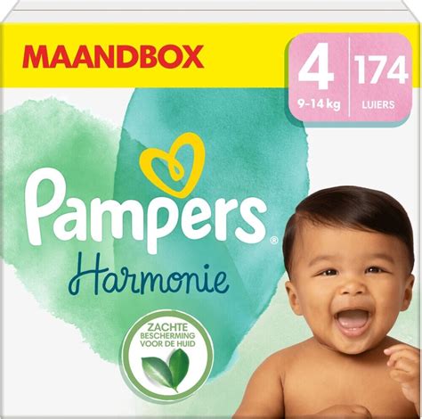 baby met zachte Pampers Harmonie luier