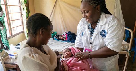 Verpleegkundige Louise in een project voor seksuele en reproductieve gezondheid in D.R. Congo