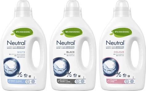 Verpakkingen van verschillende neutrale en hypoallergene wasmiddelen voor babykleding.