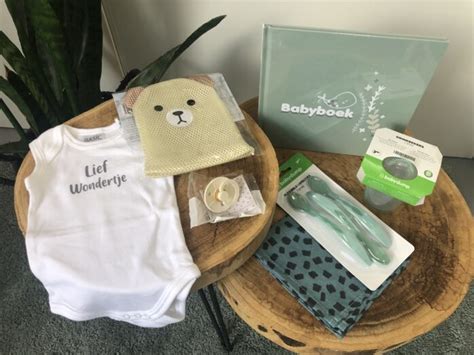 Voorbeeld van de inhoud van een Babydump zwangerschapsbox.