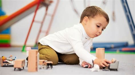 Overzicht van verschillende Chicco speelgoedcategorieën voor baby's en peuters