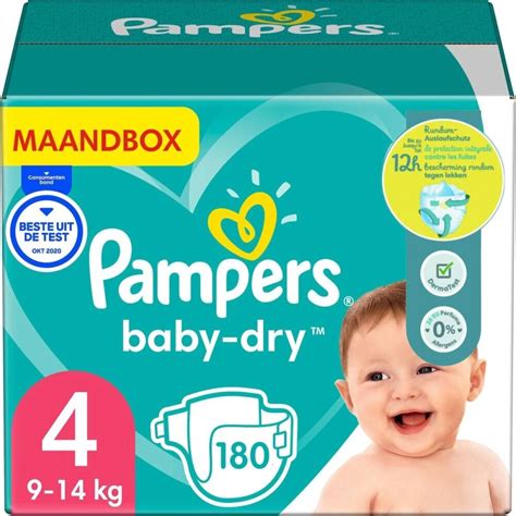 Close-up van de Pampers Baby-Dry luier die de absorptie demonstreert