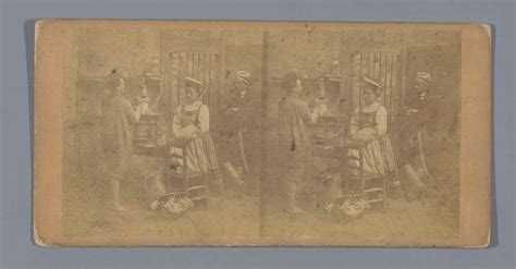 Loverman in een theatrale pose met zijn instrumenten.