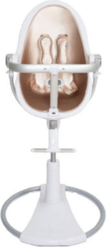 Illustratie van de Bloom Fresco kinderstoel in verschillende standen: ligstand, tussenstand en rechtop zittende stand.